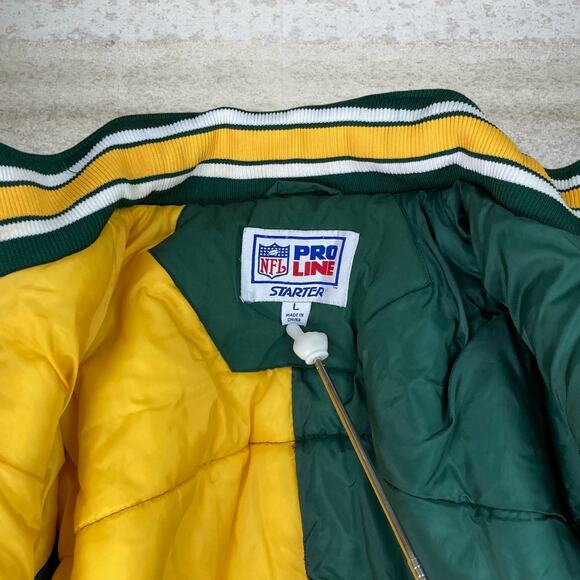Vintage Green Bay Packers Puffer Starter Jacket Green Yellow Nylon Insulated 90s - Picture 5 of 13